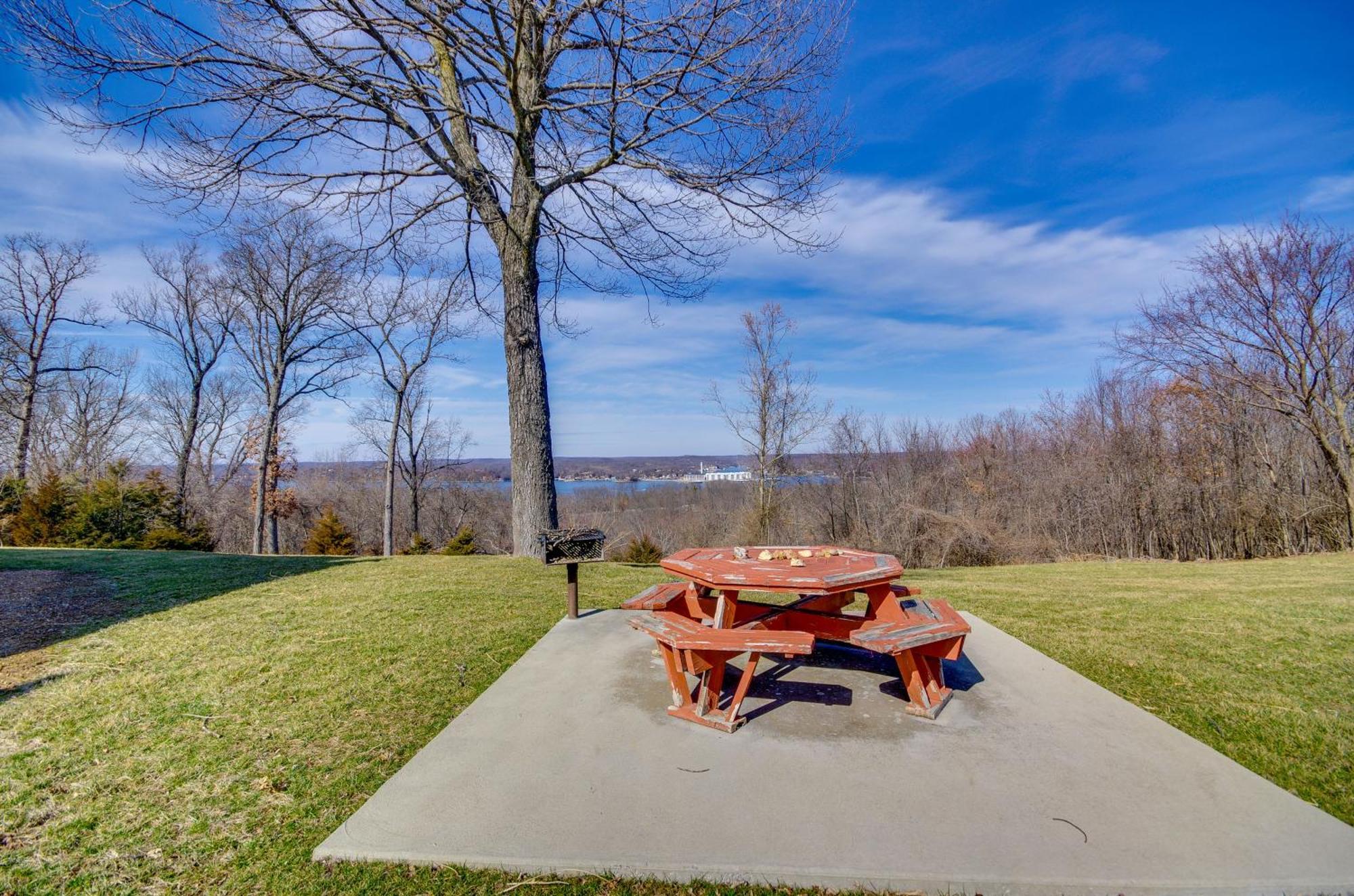 Ozarks Vacation Rental Condo With Lake View! Buitenkant foto